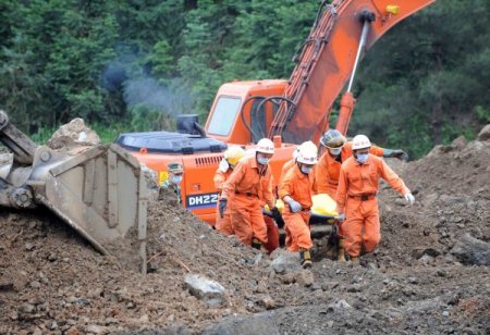 Çin’de Toprak Kayması: 14 Ölü,8 Kayıp