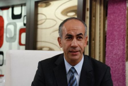 Çin'de Ürettiği Halıyı Çinlilere Satacak