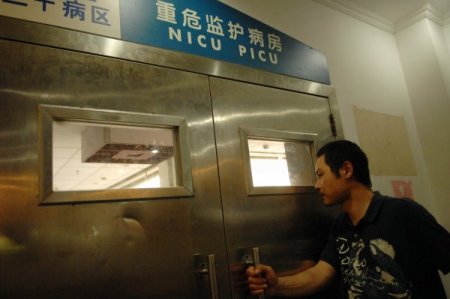 Çin’deki Kahraman Anneye 31 Bin Dolar Ödül