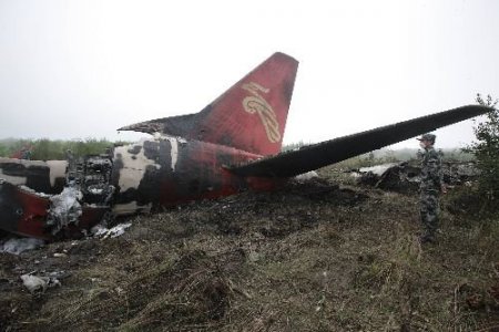 Çin'deki Uçak Kazası: 42 Kişi Öldü, 54 Kişi Kurtuldu