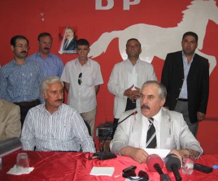 Cindoruk'un Ergenekon'u Savunmasına Karşı Çıkan 12 Bin Kişi Dp'den İstifa Etti (2)