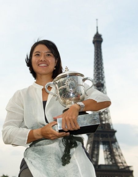 Çinli Bayan Raket Tarihe Geçti