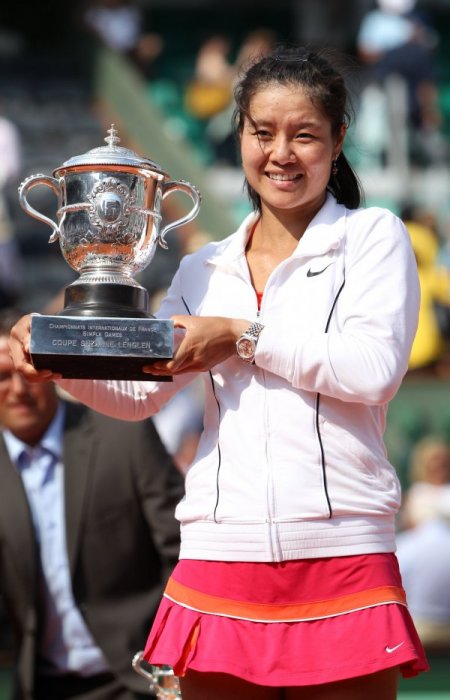 Çinli Bayan Raket Tarihe Geçti