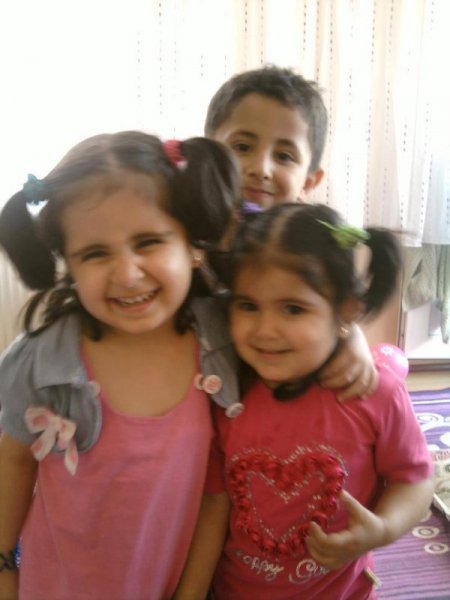 Cinnet getiren babanın öldürdüğü çocuklarından geriye fotoğrafları kaldı