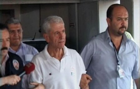 Cinnet Getiren Emekli Albay Ailesine Kurşun Yağdırdı: 2 Ölü, 1 Ağır Yaralı
