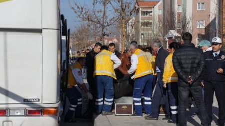 Cinnet getiren gardiyanın öldürdüğü 3 kişinin cenazesi Adli Tıp'a kaldırıldı (2)