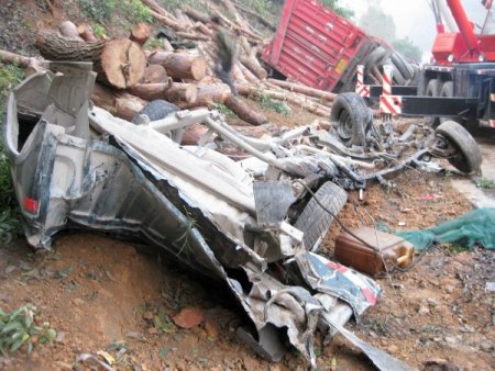 Cinnet Getiren Harç Kamyonu Şoförü Dehşet Saçtı: 5 Ölü, 6 Yaralı