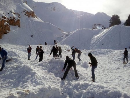 Çıraklar Saklıkent'te kar keyfi yaşadı