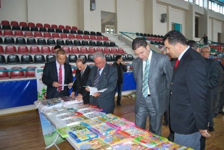 Çivril’de Kitap Şenliği başladı
