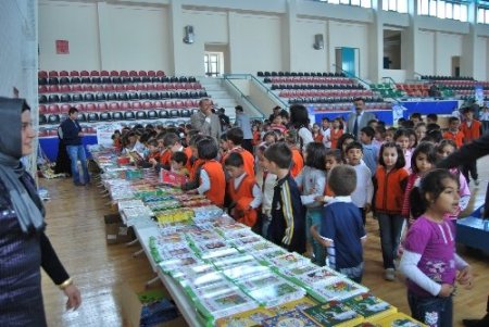 Çivril’de Kitap Şenliği başladı