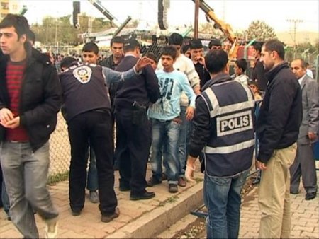 Cizre Belediyesi, Ygs'ye Katılacak Öğrenciler İçin Konser Düzenledi