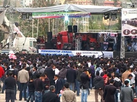 Cizre Belediyesi, Ygs'ye Katılacak Öğrenciler İçin Konser Düzenledi