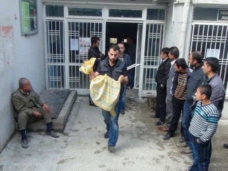 Cizre Belediyesi'ne operasyon