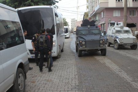 Cizre Belediyesi'ne operasyon