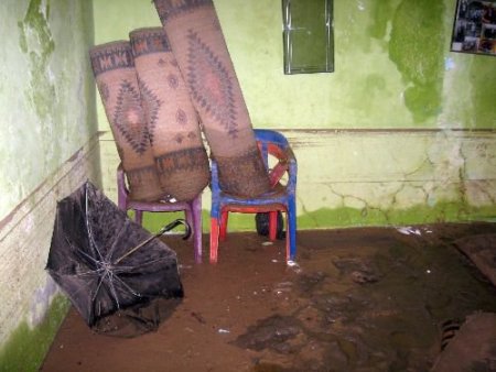 Cizre'de 32 Ev Ve İşyerini Su Bastı