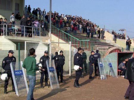 Cizre'de Amatör Maçta Kavga Çıktı