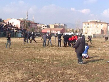 Cizre'de Amatör Maçta Kavga Çıktı
