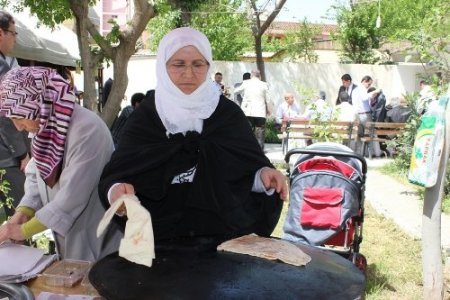 Cizre’de fakir öğrenciler için düzenlenen kermese büyük ilgi