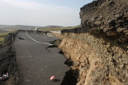 Cizre’de İpekyolu çöktü