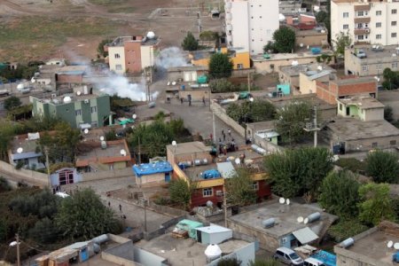 Cizre’de izinsiz gösteriye polis müdahale etti
