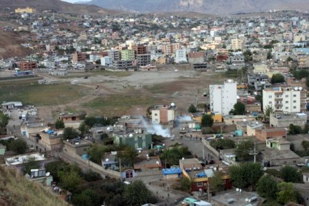 Cizre’de izinsiz gösteriye polis müdahale etti