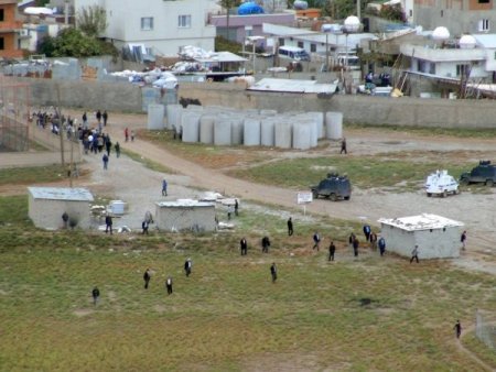 Cizre’de izinsiz gösteriye polis müdahale etti