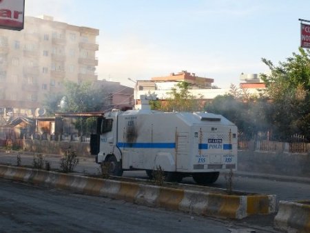 Cizre’de izinsiz olaylara polis müdahale etti