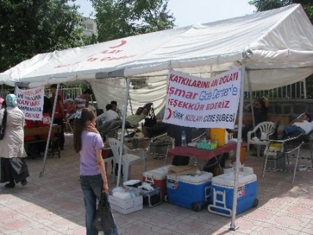 Cizre'de Kan Bağışı Çadırı Kuruldu