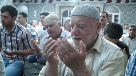 Cizre’de Kürtçe kandil kutlaması