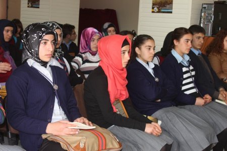 Cizre’de öğrencilere Mehmet Akif Ersoy anlatıldı