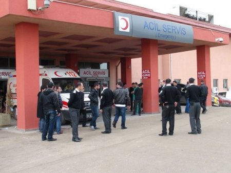 Cizre’de polis aracı devrildi: 1 şehit, 3 yaralı