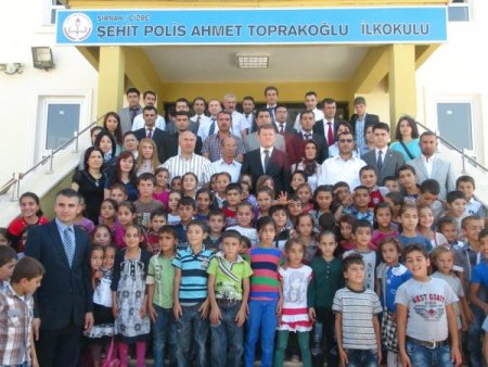 Cizre’de yeni açılan okula şehit polisin ismi verildi