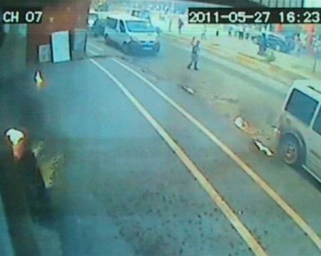 Cizre’deki Yurt Binasına Saldırı Güvenlik Kameraları Tarafından Kaydedildi