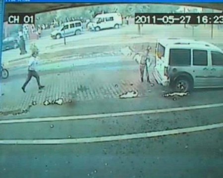 Cizre’deki Yurt Binasına Saldırı Güvenlik Kameraları Tarafından Kaydedildi