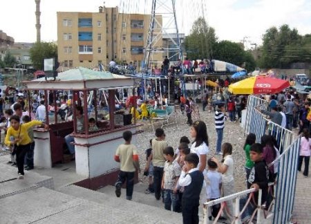 Cizreli Çocukların Lunapark Keyfi