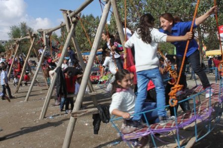 Cizreli miniklerin bayramda ‘Cincilik’ keyfi