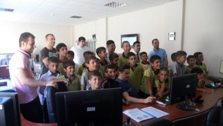 Cizreli öğrencilerden polise ziyaret