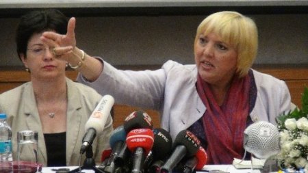 Claudia Roth: Eylemlere katılmak hakkım ve görevim