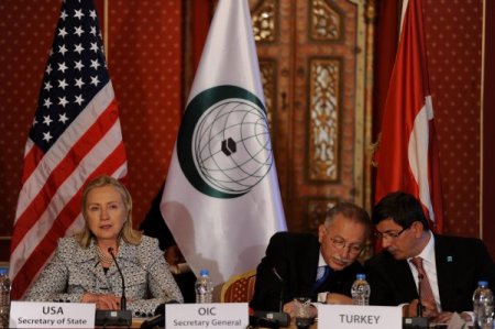Clinton: İnsanların İstedikleri Gibi İbadet Etme Haklarını Korumaya Odaklıyız