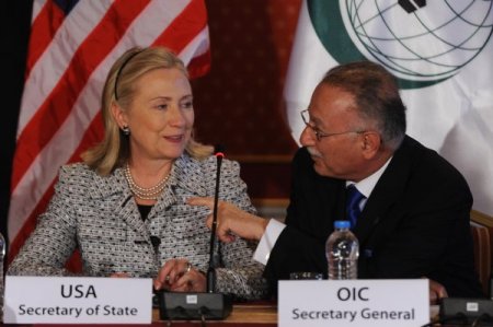 Clinton: İnsanların İstedikleri Gibi İbadet Etme Haklarını Korumaya Odaklıyız