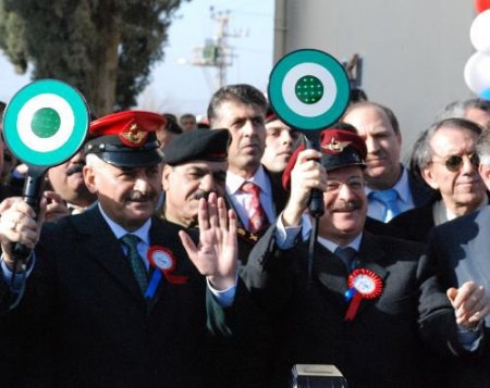 Çobanbey Demiryolu Sınır Kapısı'ndan Suriye'ye İlk Tren Geçiş İznini Bakan Yıldırım Verdi
