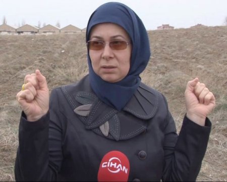 Çocuğunu Okuldan Almaya Giderken Başıboş Köpeklerin Saldırısına Uğradı