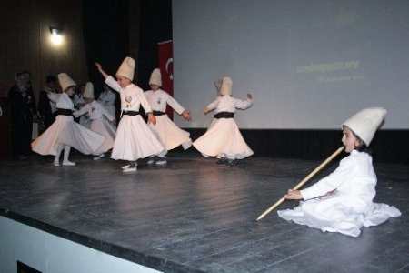 Çocuk evleri ve yetiştirme yurdu öğrencileri parmak ısırttı