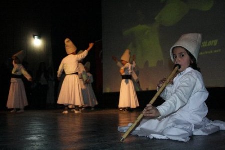 Çocuk evleri ve yetiştirme yurdu öğrencileri parmak ısırttı