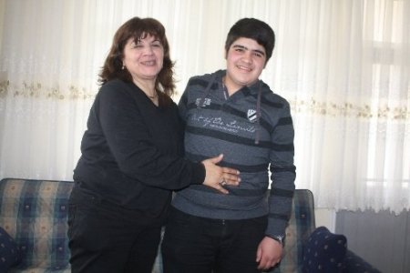 Çocuk hasretini koruyucu aile olarak dindirdi