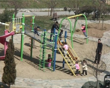 Çocuk Parkında Mobese Görünümlü Baz İstasyonu