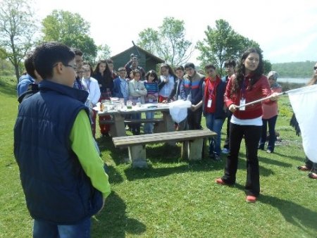 Çocuk üniversitesi öğrencileri saha araştırmasına çıktı