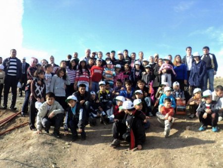 Çocuk yuvası ve sevgi evleri sakinleri, 2 bin fidanı toprakla buluşturdu