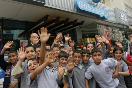 Çocukça bir gün geçirdiler