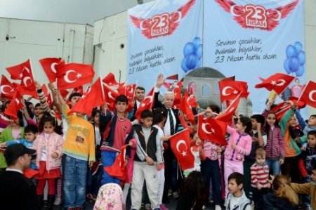 Çocuklar, Keloğlan'la Masallar köyünde buluştu